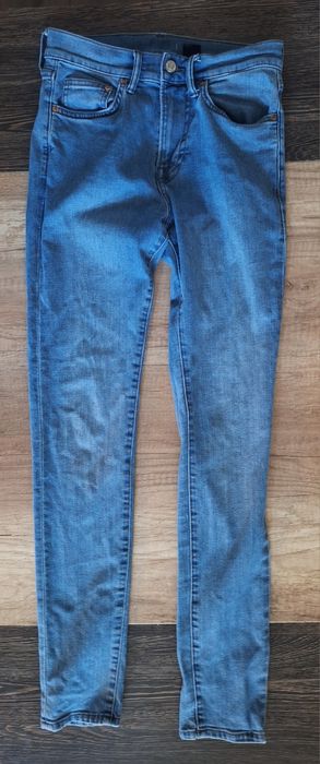 Еластични дънки, размер 29
Отлично състояние. 
Имат еластичност.