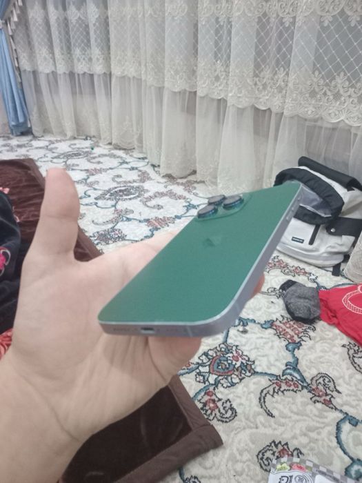 iphone xr 128gb 13 pro korpusda ozgina chaqalari bor yonida kelishamiz