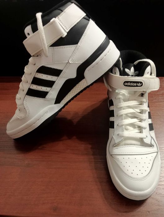 Кроссовки Adidas