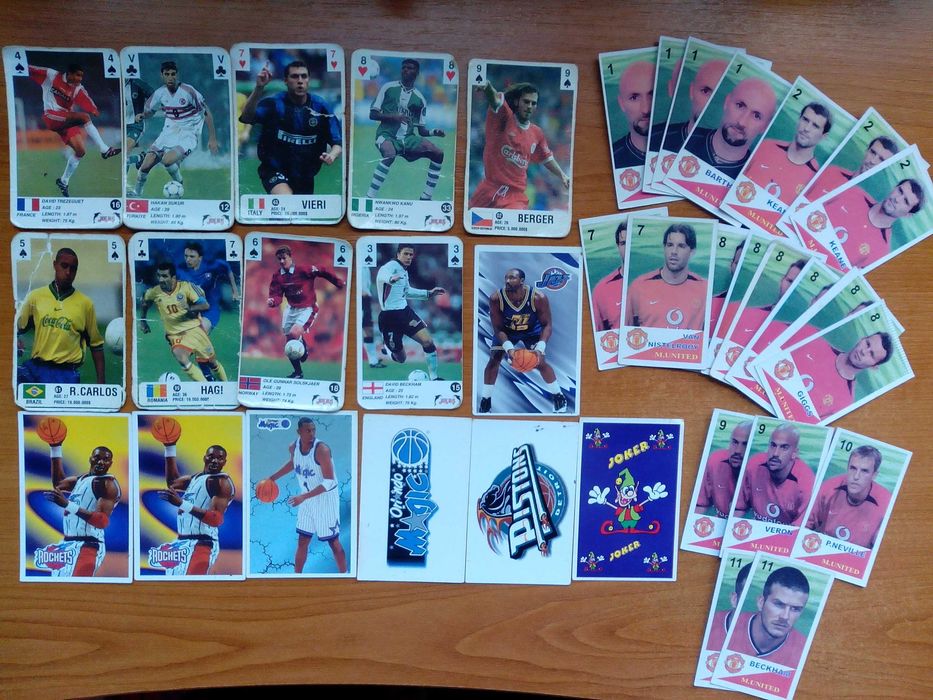 Карти на футболисти и баскетболисти и стикери на Чипикао