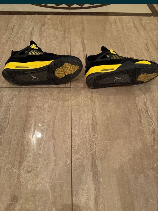 Jordan 4 Yellow Thunder