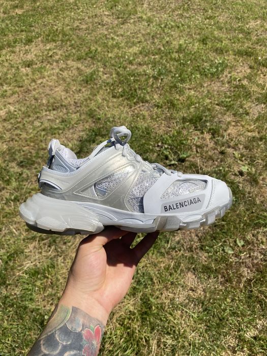 Balenciaga track