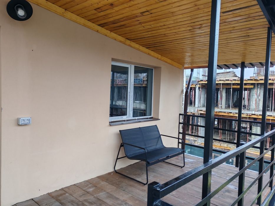 Apartament 1 cameră la curte 70 mp cu terasă și balcon propietar