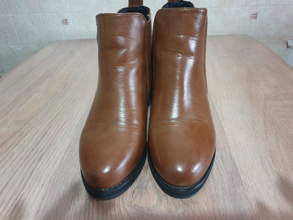 Продам  ботинки -полусапожки 35 размер