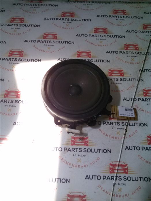 Boxa usa dreapta fata audi a4 b7