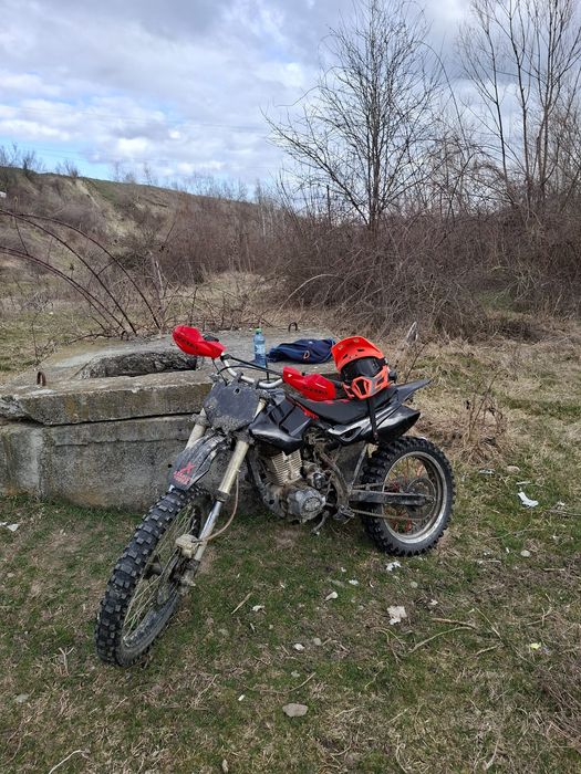 Vând Cross 200cc 4t