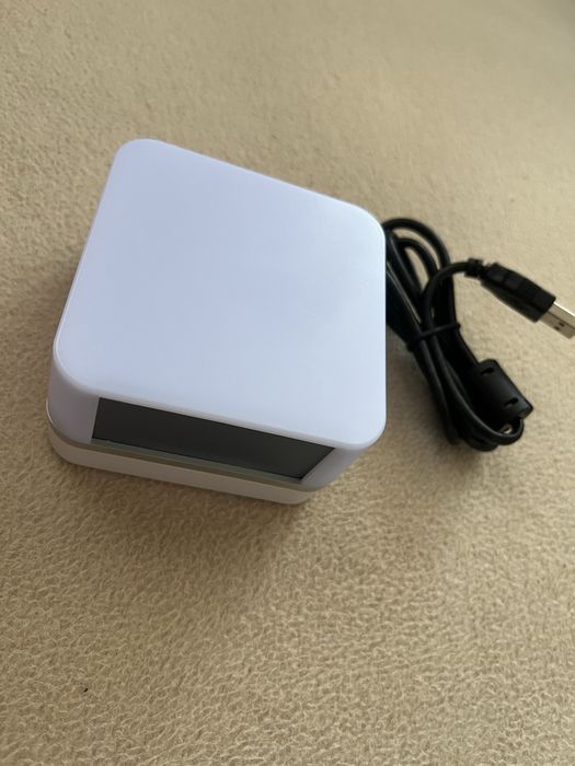 USB HUB 2.0 с часовник