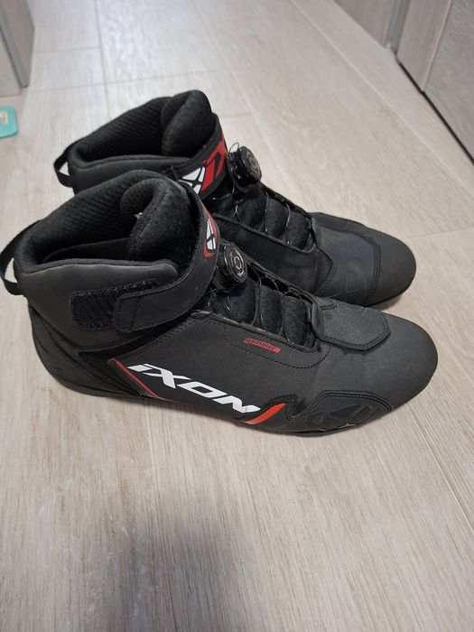 Ghete moto Ixon marimea 45