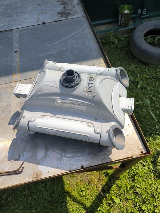 Vand aspirator robotel intex