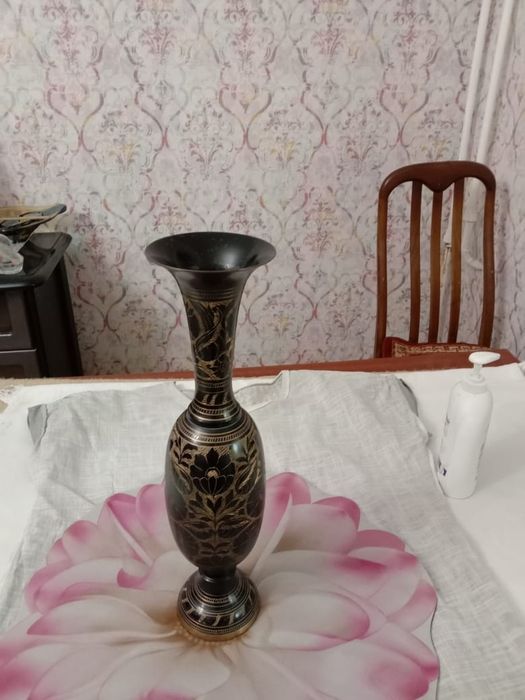 Индийская ваза из латуни