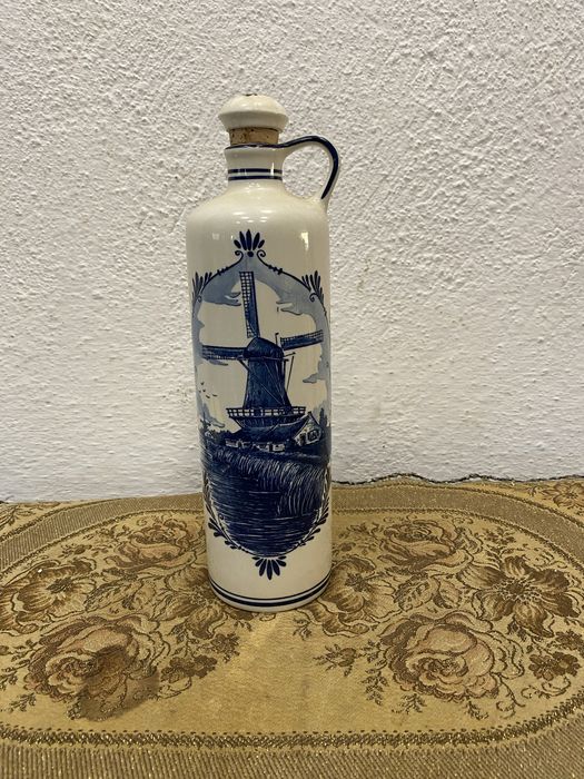 Холандска бутилка от порцелан на делфт