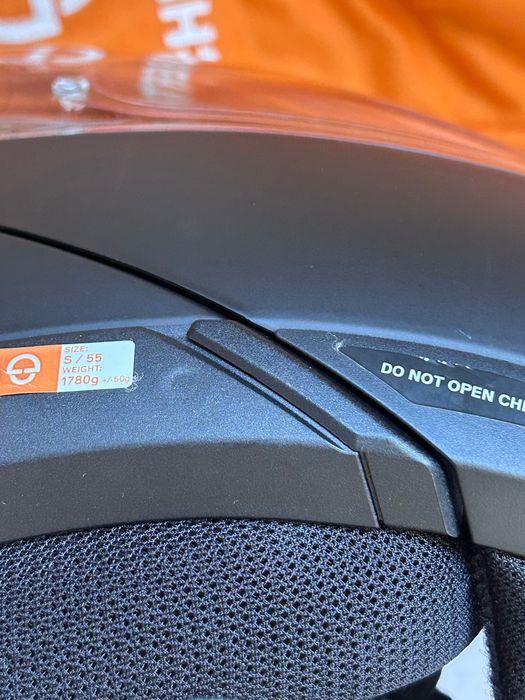 Мото каска черен мат 55 размер Schuberth C4 flip up black ma