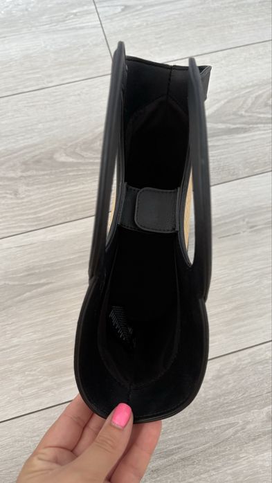 Малка стилна дамска чанта H&M