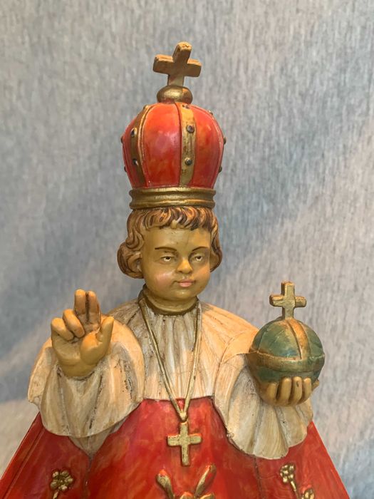 стара италианска статуетка на младенеца от Прага