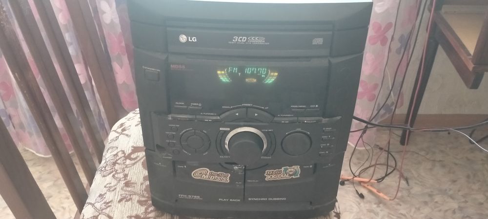 Музыкальный центр LG. Без колонок.