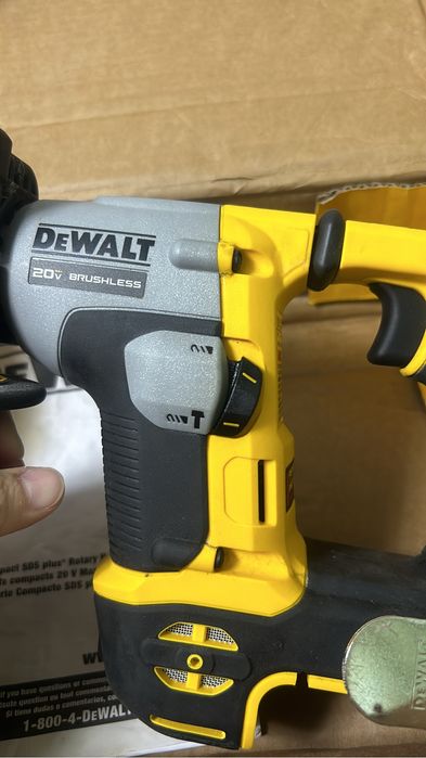 Перфоратор Dewalt