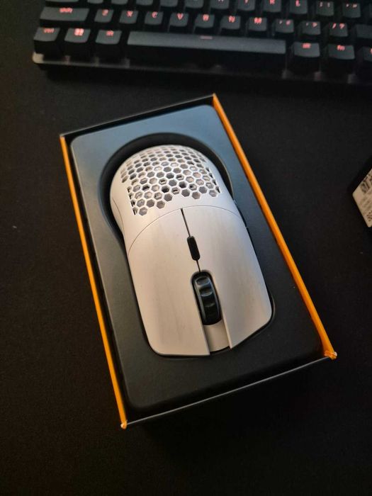 Glorious model O wireless - бяла