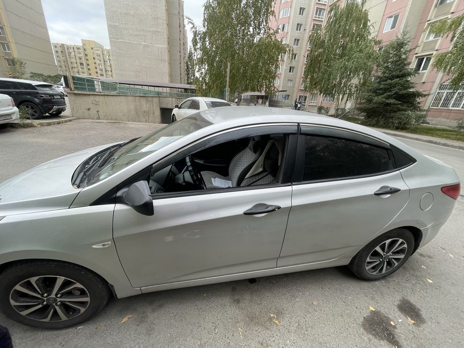 Продам машину Accent