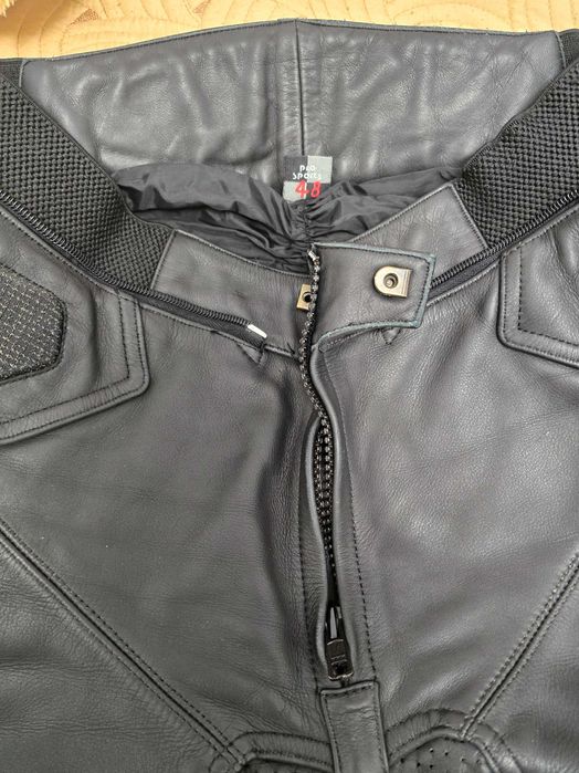Vand costum moto din piele