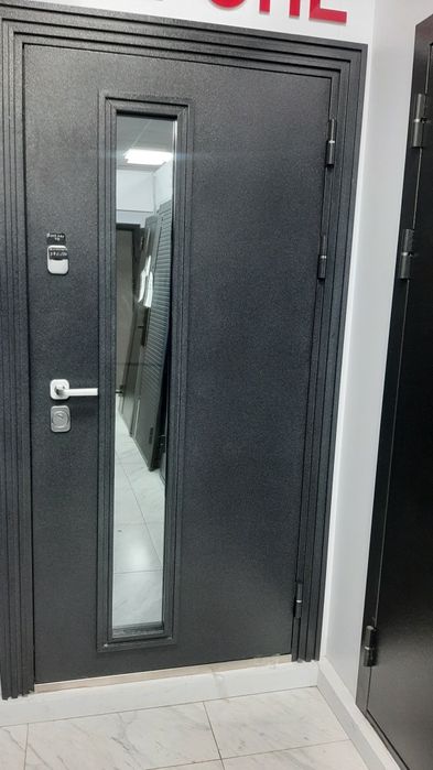 Входные двери со стеклопакетом