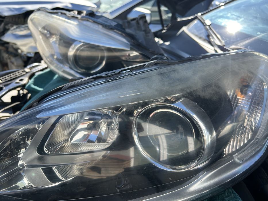 Полиране фарове и облепяне  с фолио