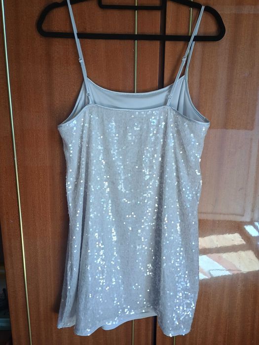 Rochie mini / tunica top cu paiete, de ocazie, marimea L H&M (42-46)