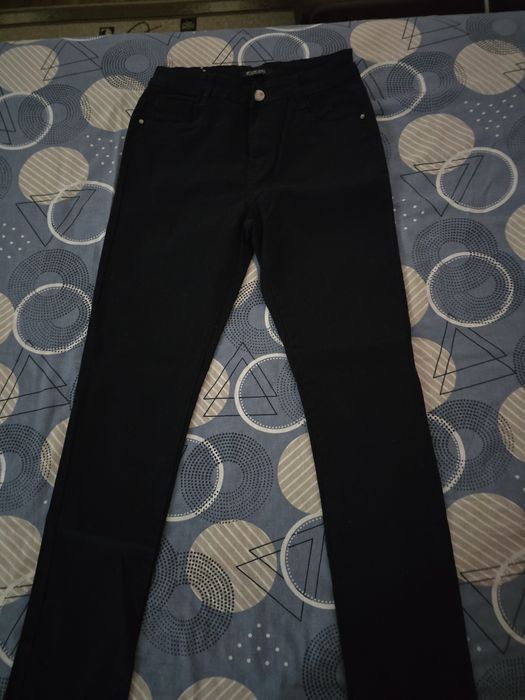 Нови дънки размер W 30 за 10 евро