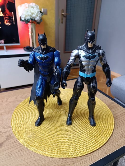 Екшън фигурки на герои.