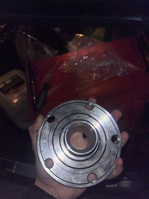 Продаю ступицу на Audi A6,A8