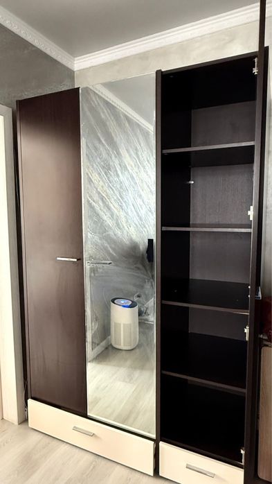 Продаётся вместительный шкаф.