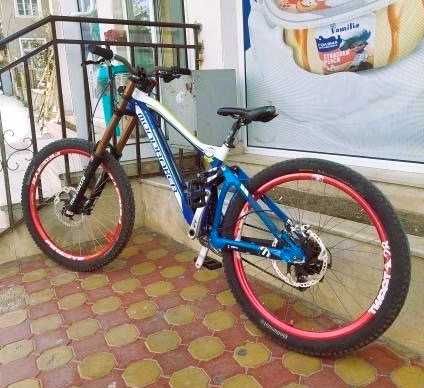 Планински велосипед Mondraker Downhill/Freeride