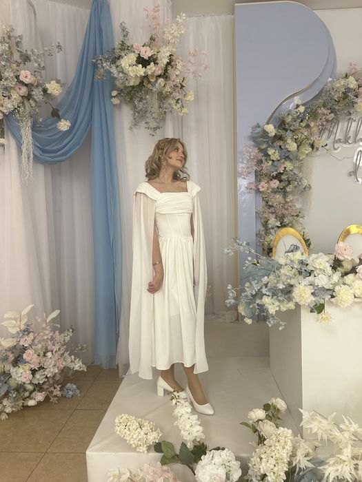 Вечернее белое платье на выпускной