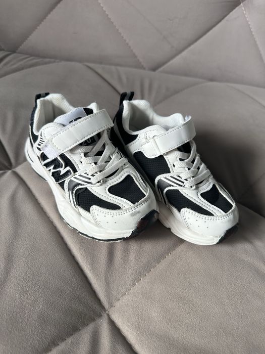 Продаются детские кросовки