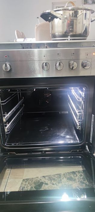 Cuptor electric incorporabil cu plită electrică