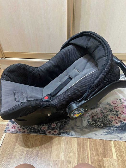 автолюлька , переноска, качалка б.у. от 0+ до года 13 кг универсальная