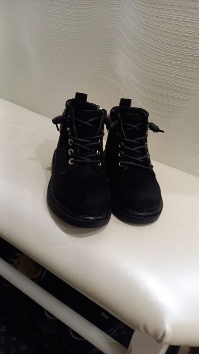 Продам обувь детскую