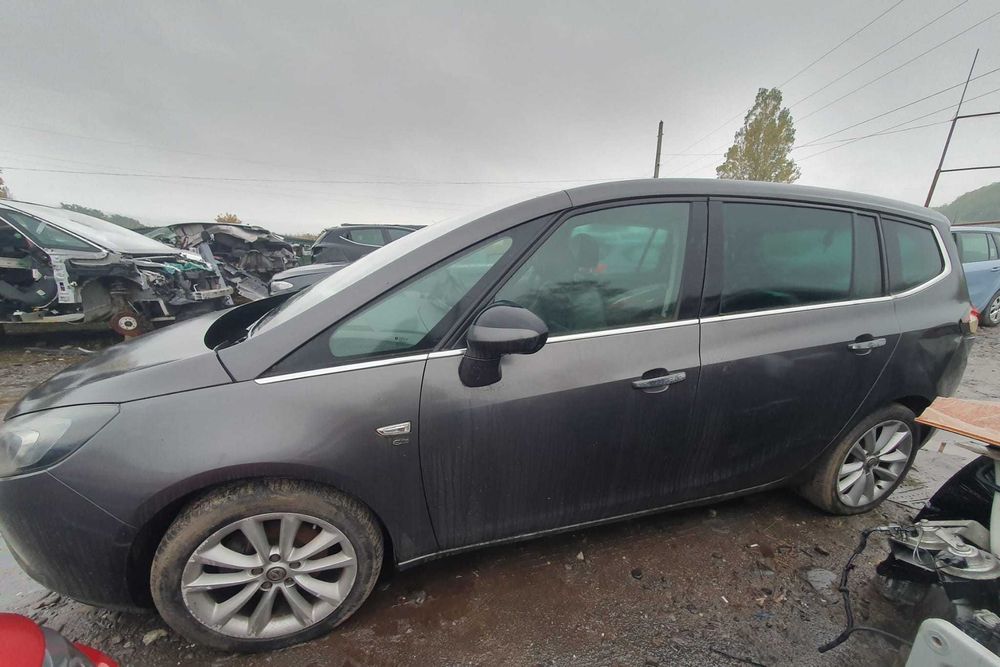 Dezmembrez Opel Zafira C Tourer Elite 2.0CDTI 2012