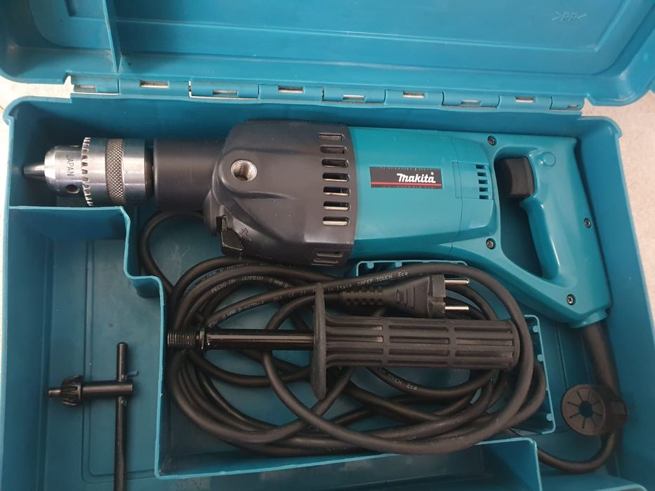 Bormasina Makita 8406