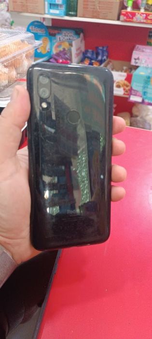 Redmi 7 srochno sotiladi