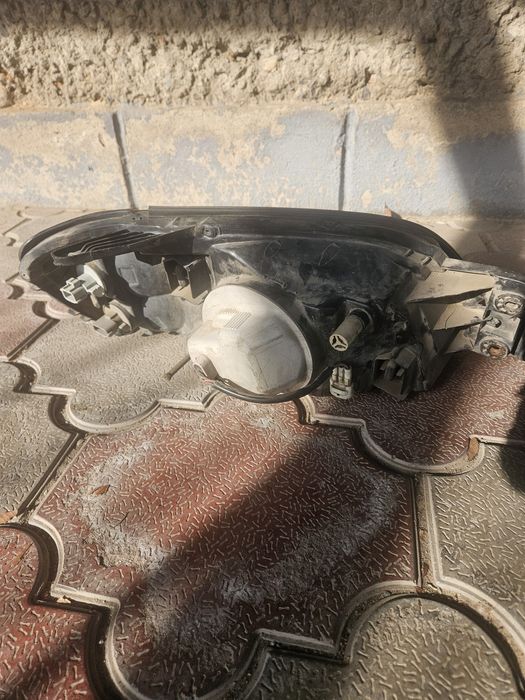 Фары на Subaru Outback B4