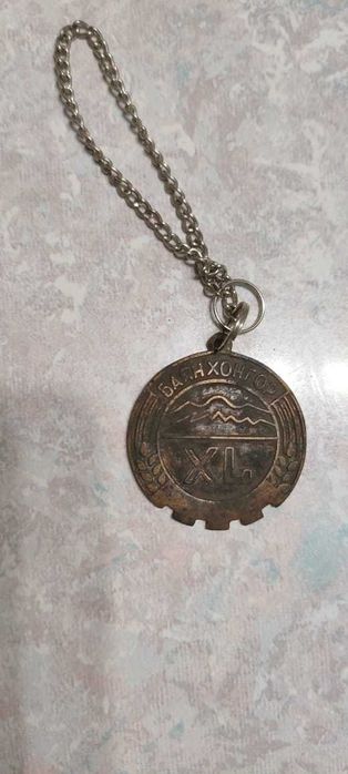 Значек б/у продам