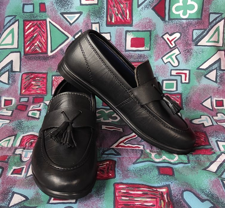 Красивые, КОЖАНЫЕ туфли на мальчика, размер 26