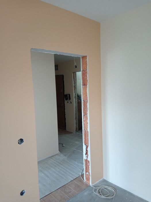 Боядисване , Шпакловане ,Шкурене и грундиране .