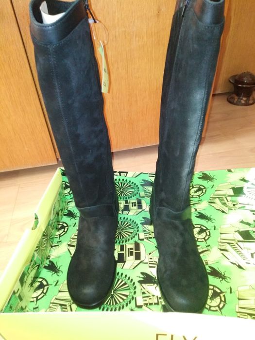 Cizme inalte piele intoarsa Fly London