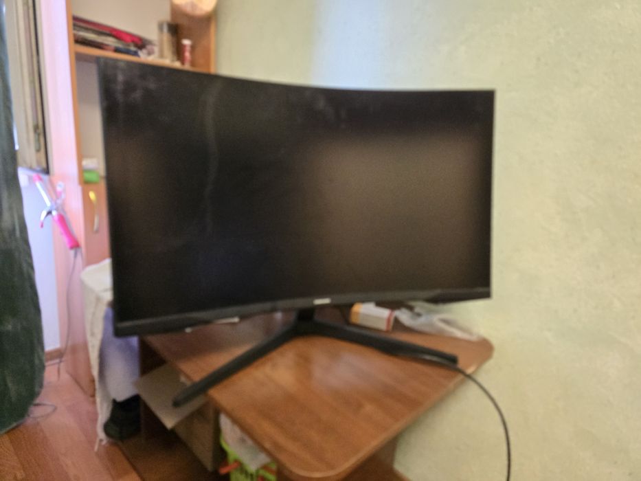 Samsung Odyssey G5 32" (сломана матрица)