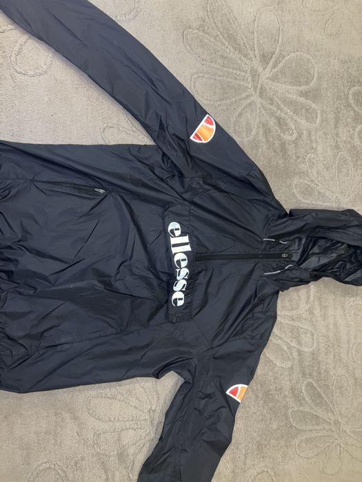 Ветровка  ,,ellesse “