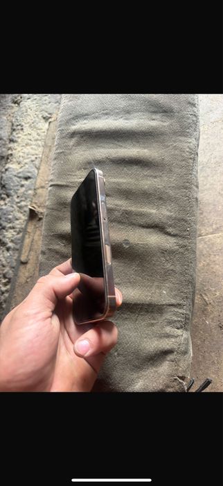 Продается iPhone 16 Pro не скрытый
