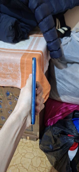 Samsung Galaxy A50 4/64 sotiladi.
Holati yaxshi, hamma joyi ishlaydi.