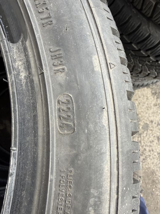 Зимни гуми 225/45/17 DUNLOP