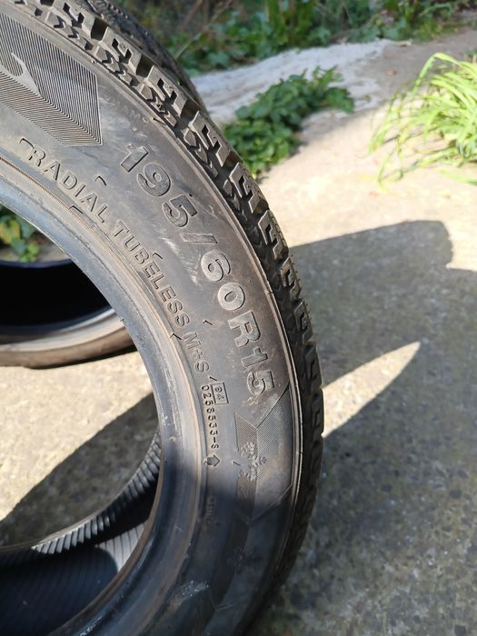 195/60R15 зимни гуми 2броя